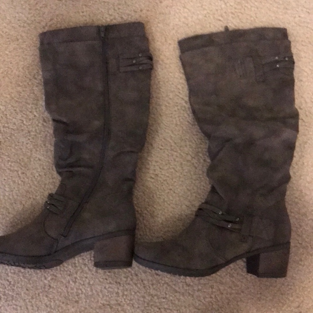 BRAND NEW boots!!